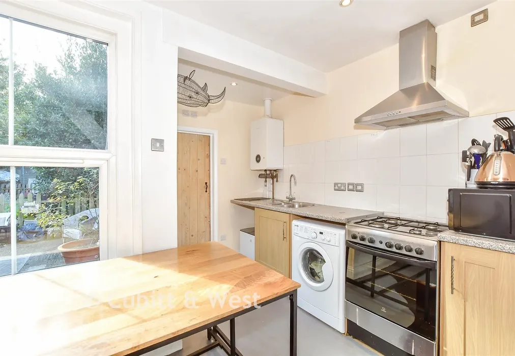 Internal Kitchen - East Street, Emsworth, West Sussex - Wards of Kent