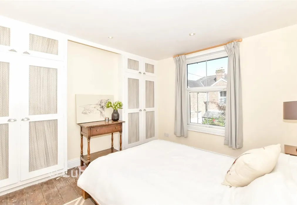 Internal Bedroom 1 - East Street, Emsworth, West Sussex - Wards of Kent