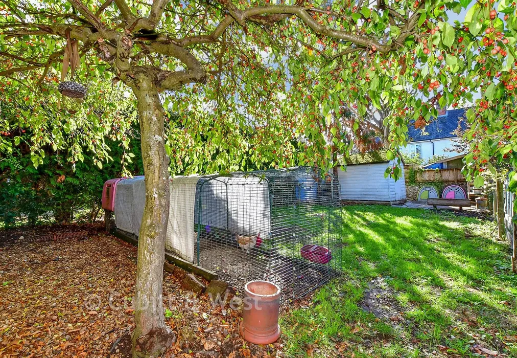 External Rear Garden - East Street, Emsworth, West Sussex - Wards of Kent