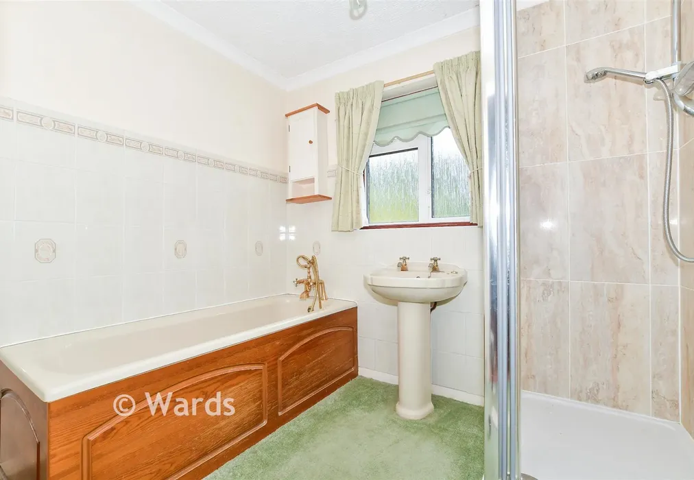 Bathroom - Salts Avenue, Loose, Kent - Wards of Kent