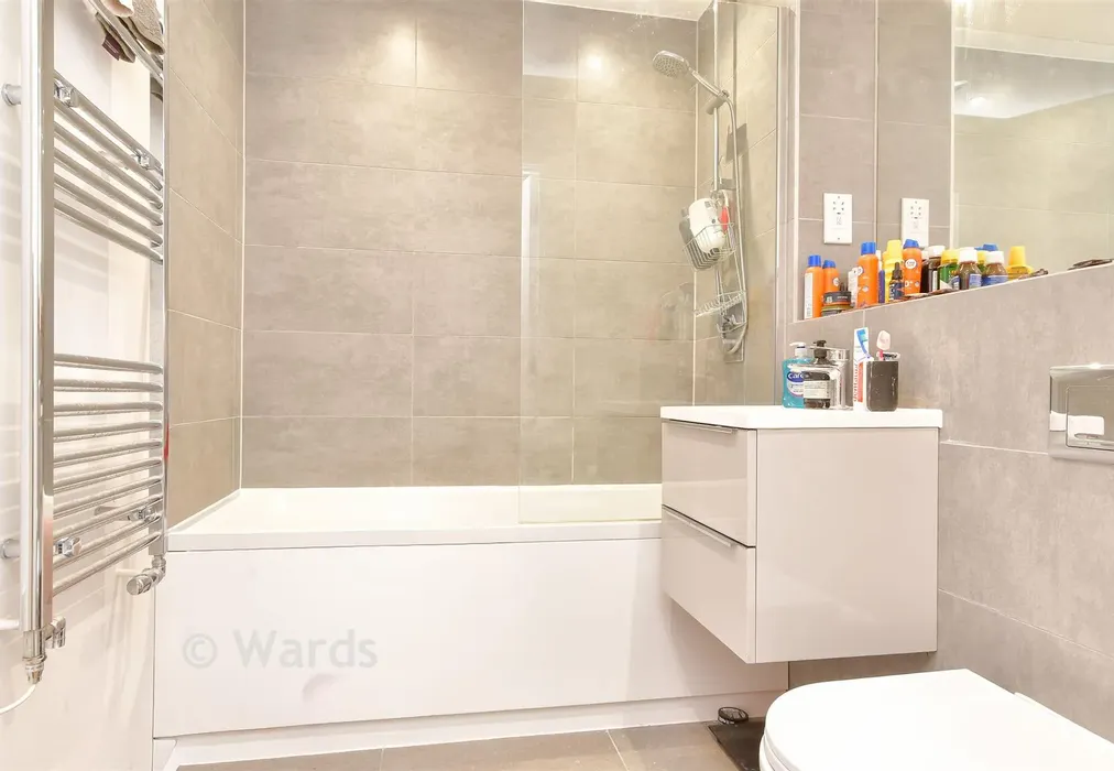 Bathroom - Whiffens Avenue, Chatham, Kent - Wards of Kent